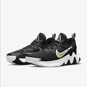 Giannis Immortality basketball shoes